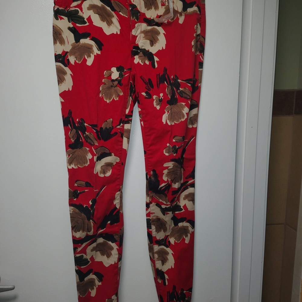 Chico's Red Floral Skinny Pants